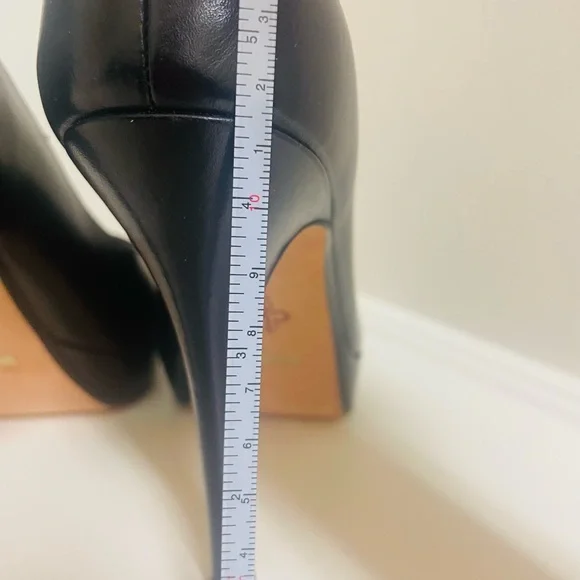 Cole Haan, Nike Air, Black Leather, Open Toe Pumps. Size 8 - Picture 7 of 9